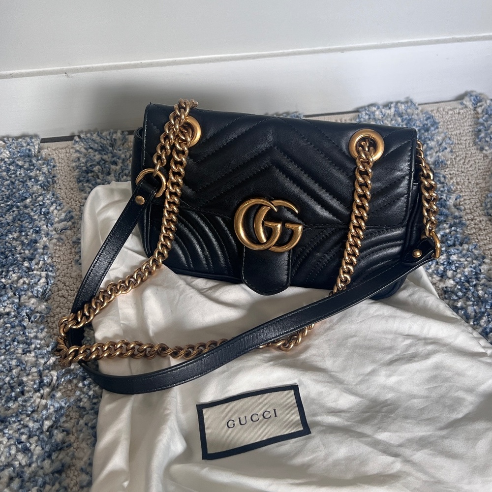 Gucci Marmont Mini Shoulder Bag Black Chevron Leather with Gold Chain